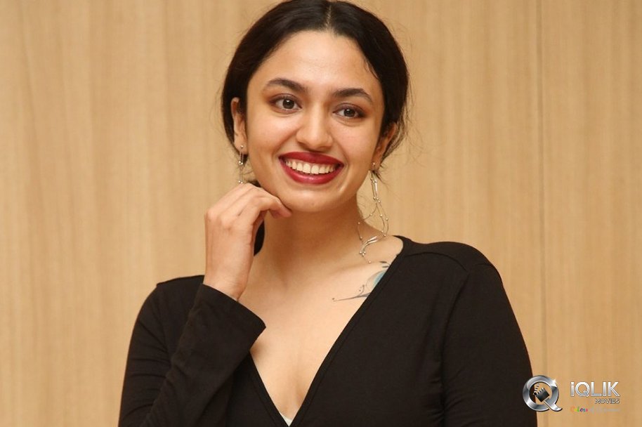 Malavika-Nair-at-OreyBujjiga-Movie-Pre-Release-Event